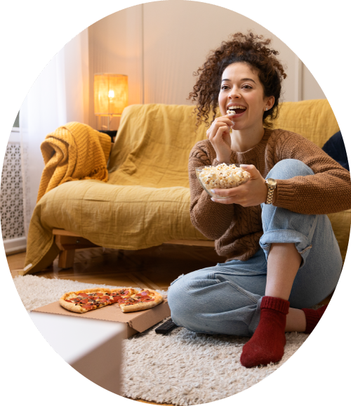 Mujer viendo tv Mujer viendo tv